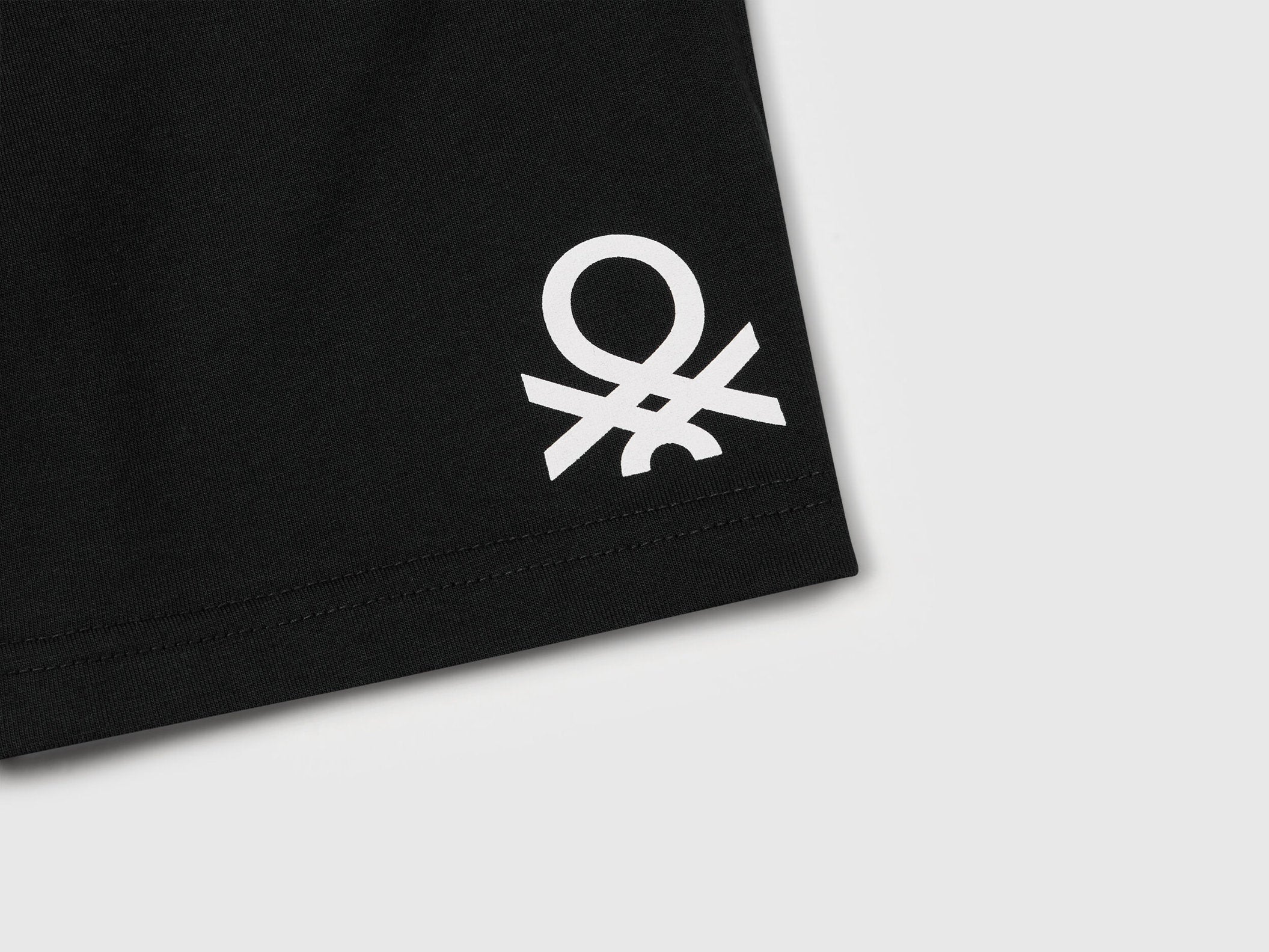 Benetton_Regular Fit Bermudas_3BL0G900Q_100_03