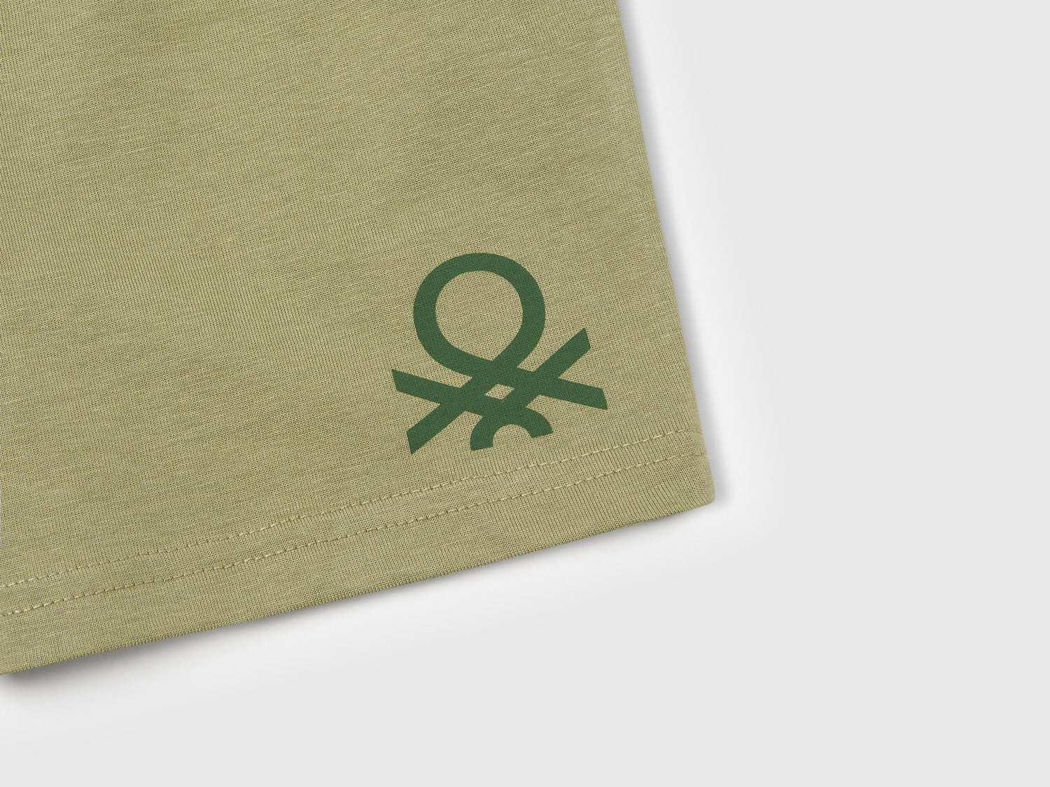 Benetton_Regular Fit Bermudas_3BL0G900Q_26K_03