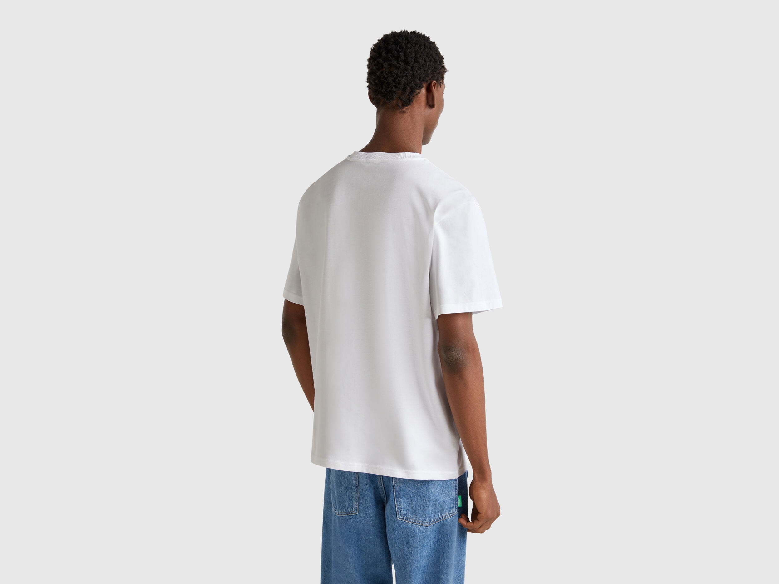 Benetton_Oversized T-Shirt with Patch_3BL0U10A1_101_02