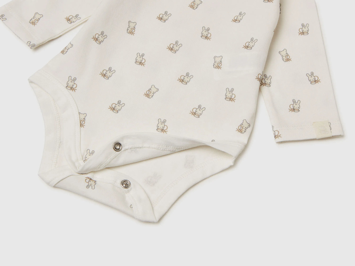 Benetton_Creamy White_Two Long Sleeve Ribbed Knit Onesies_3DKAAB00U_905_03