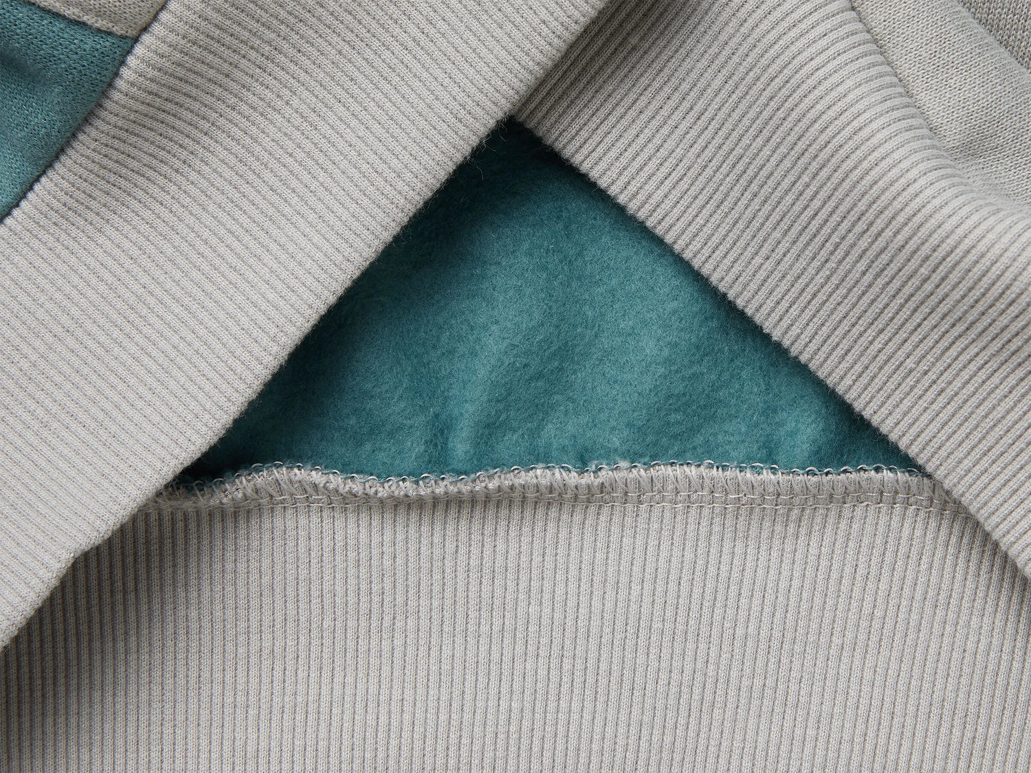 Benetton_Turquoise_Warm Hoodie_3EB5C205B_903_03