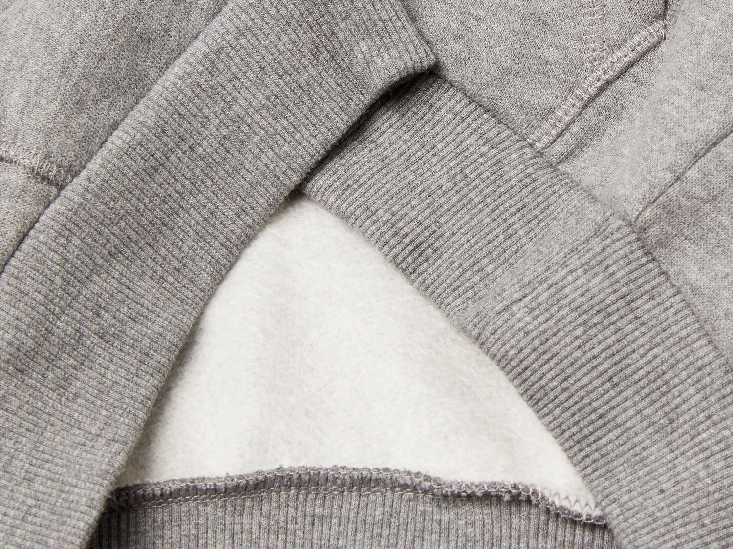 Benetton_Dark Gray_Warm Sweatshirt with Kangaroo Pocket_3EB5G10KS_507_03