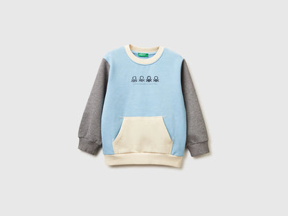 Benetton_Light Blue_Warm Sweatshirt with Kangaroo Pocket_3EB5G10KS_902_01