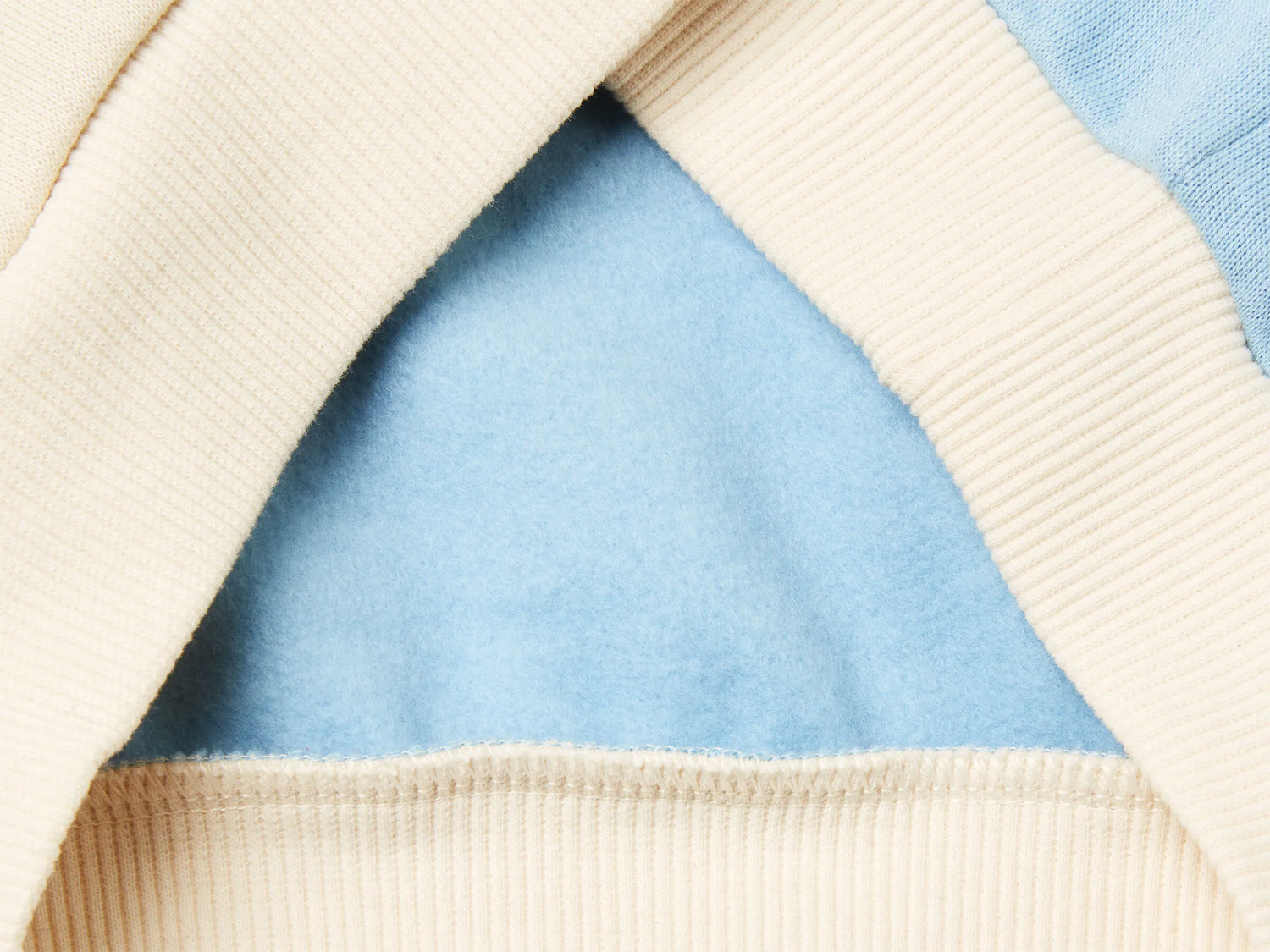 Benetton_Light Blue_Warm Sweatshirt with Kangaroo Pocket_3EB5G10KS_902_03