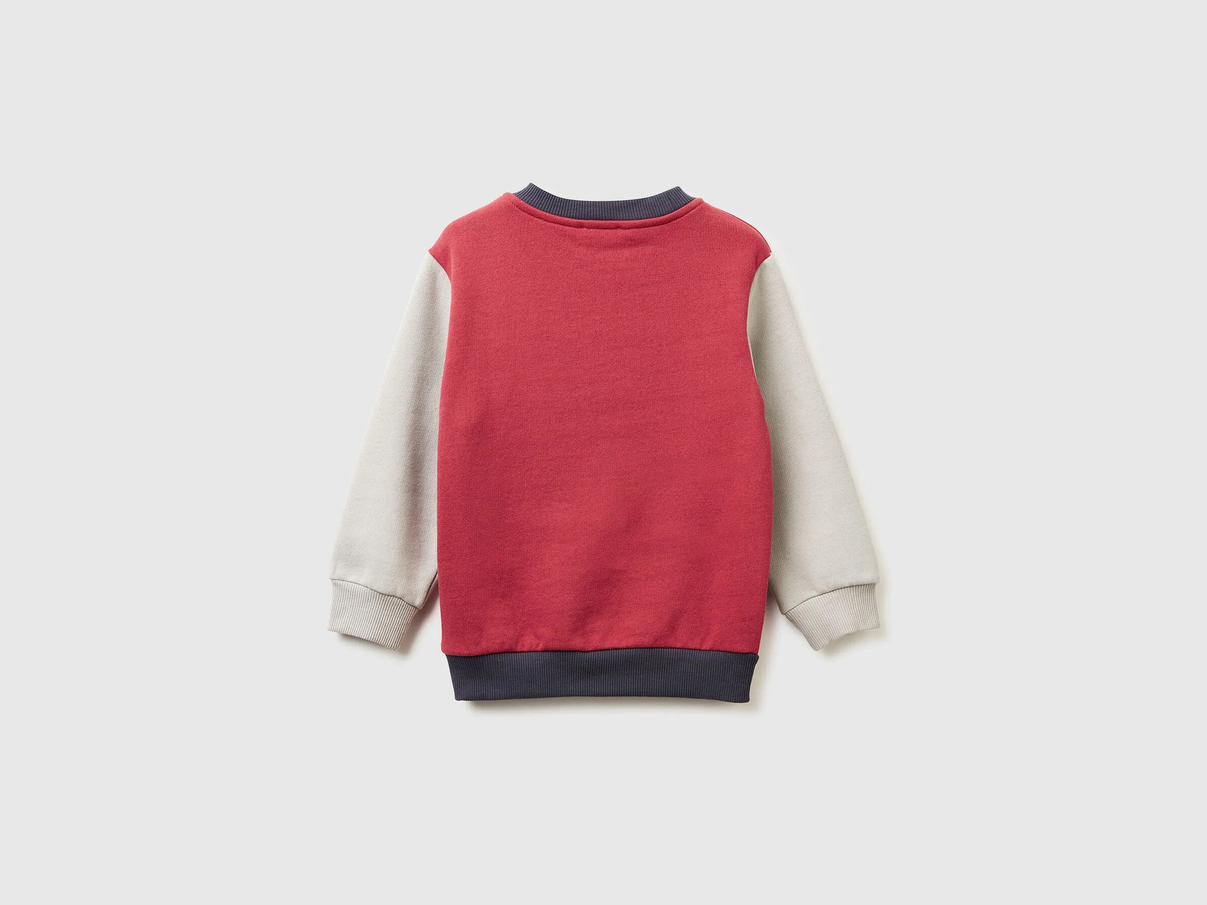 Benetton_Coral_Warm Sweatshirt with Kangaroo Pocket_3EB5G10KS_904_02