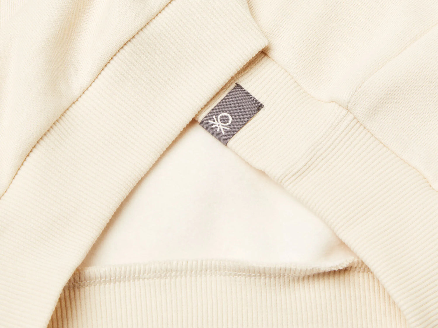 Benetton_Creamy White_Regular Fit Spiderman ©Marvel Sweatshirt_3EB5G10L5_3C9_03