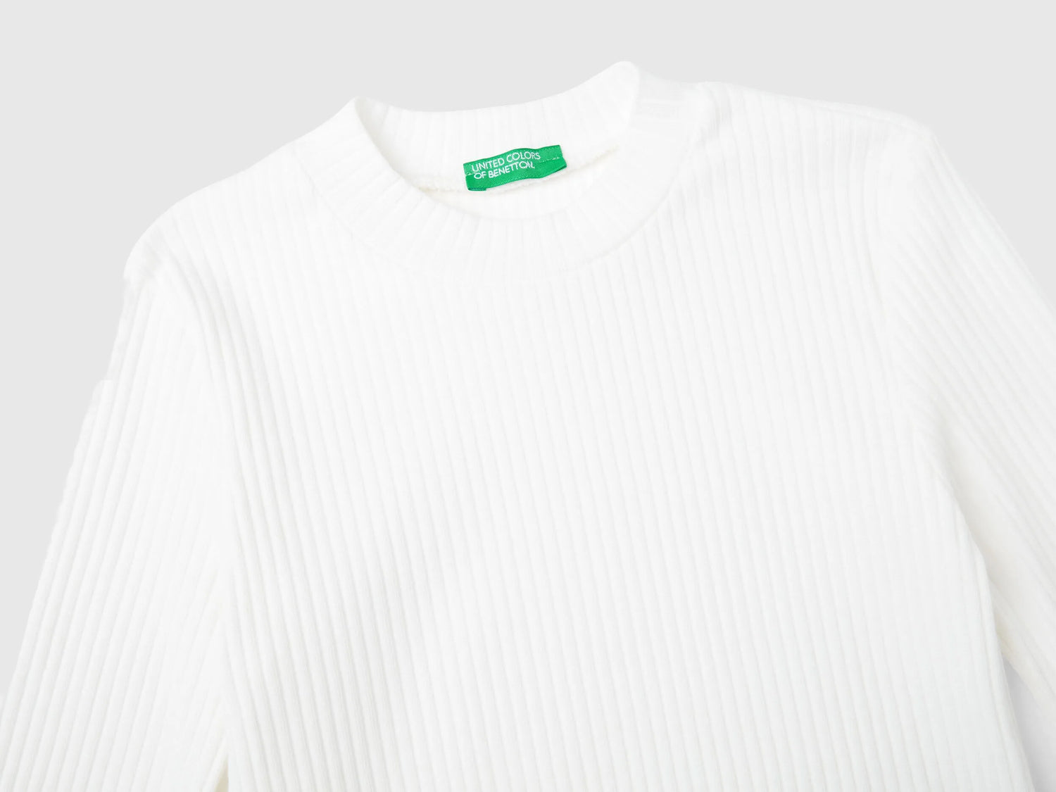 Benetton_Creamy White_Slim Fit Stretch Cotton T-Shirt_3F1AC203O_074_03