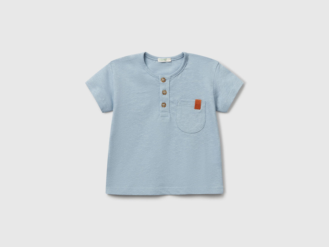 Benetton_T-Shirt with Henley Neck_3F4JA105S_2F9_01