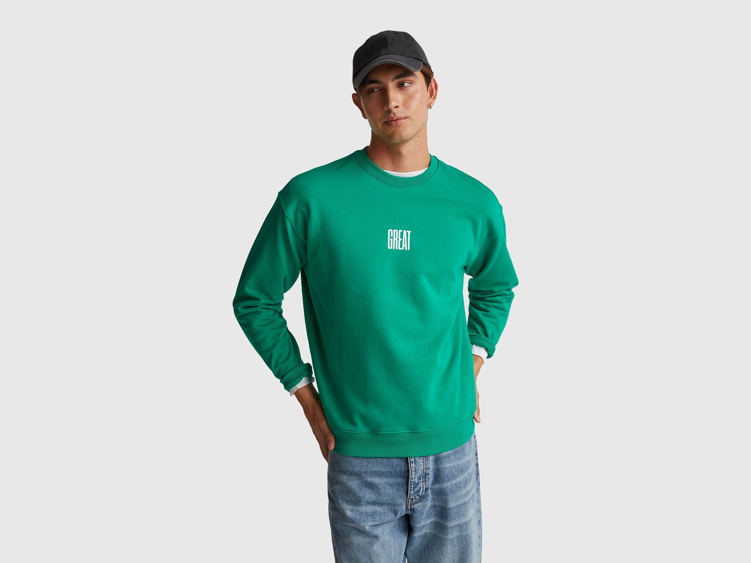 Benetton_Green_Relaxed Fit Sweatshirt with Print_3FWYU10AZ_108_01