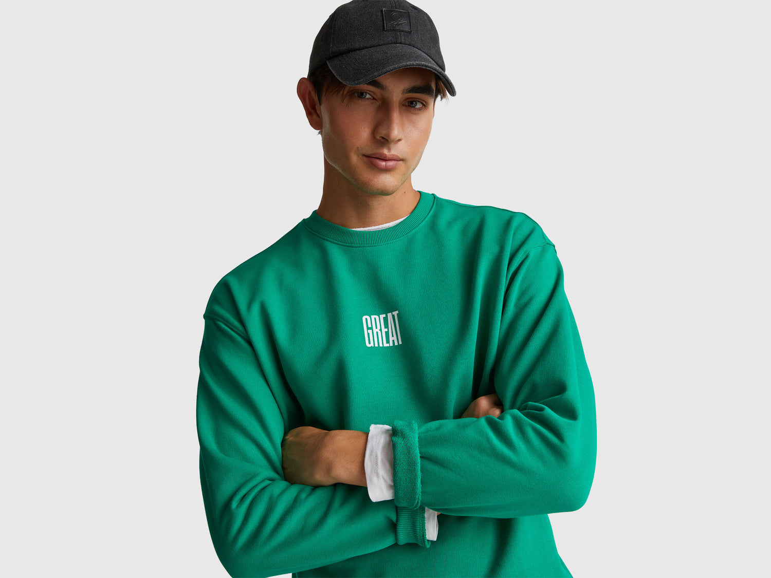 Benetton_Green_Relaxed Fit Sweatshirt with Print_3FWYU10AZ_108_04