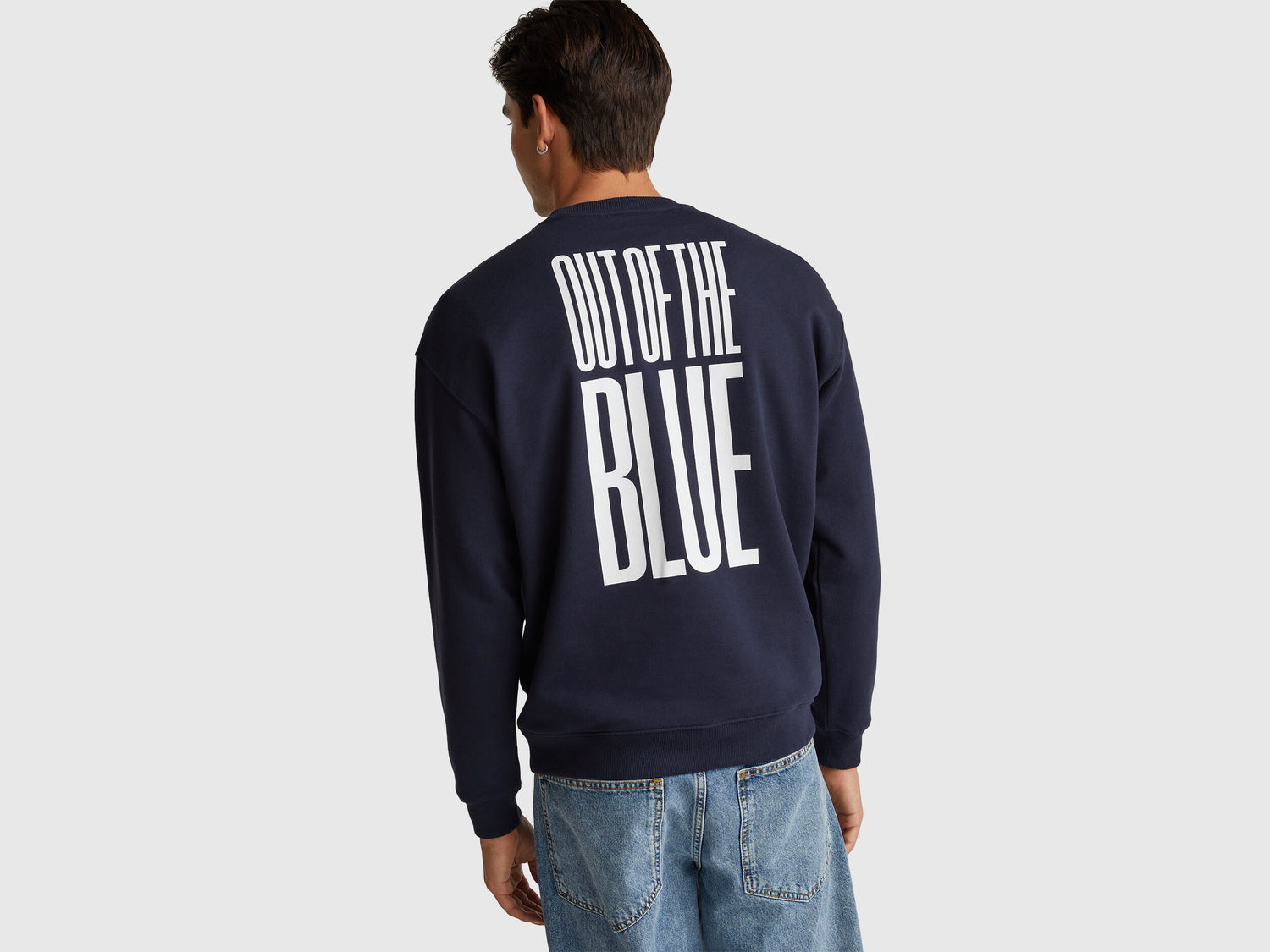 Benetton_Dark Blue_Relaxed Fit Sweatshirt with Print_3FWYU10AZ_3C1_02