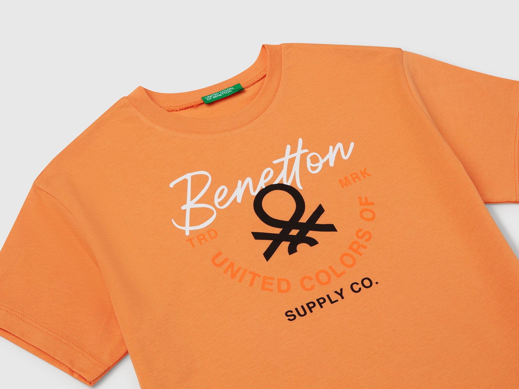 Benetton_T-Shirt with Logo_3I1XC10OO_2L2_03