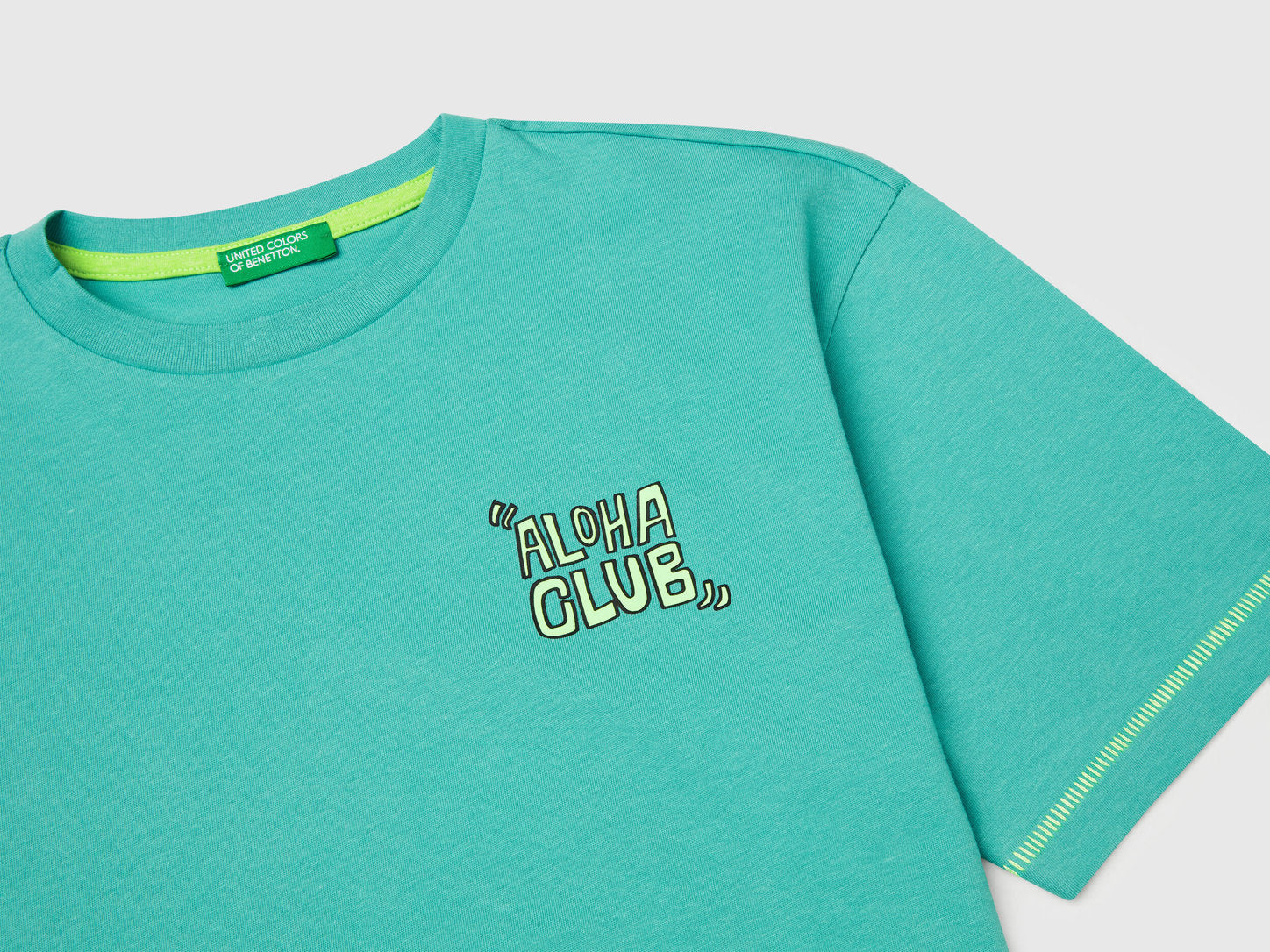 Benetton_T-Shirt with Print on Front and Back_3I1XC10P6_08N_03