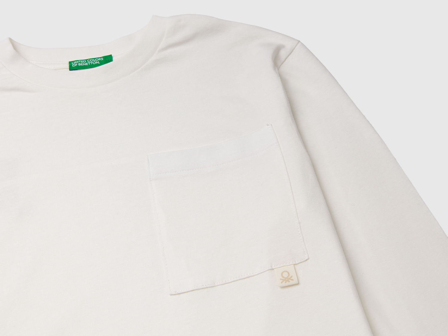 Benetton_Creamy White_T-Shirt with Bold Print_3I1XC10QS_074_03