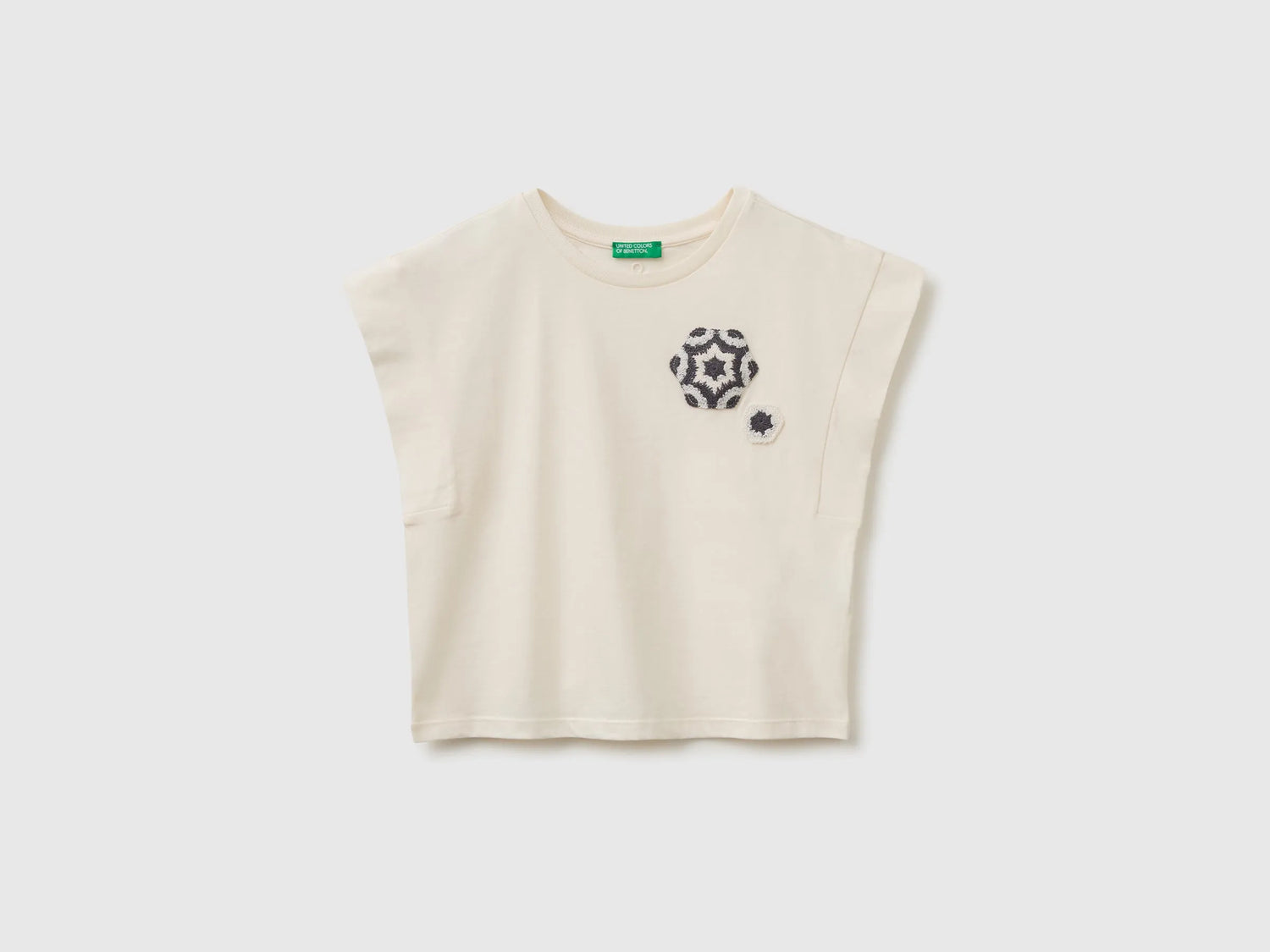 Benetton White Girls Sleeveless T-Shirt with Embroidery SKU: 3I1XC10TH_00E Image 01