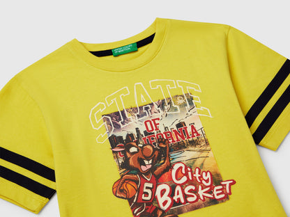 Benetton_Oversized Fit T-Shirt with Photographic Print_3I1XG10IM_1T1_03