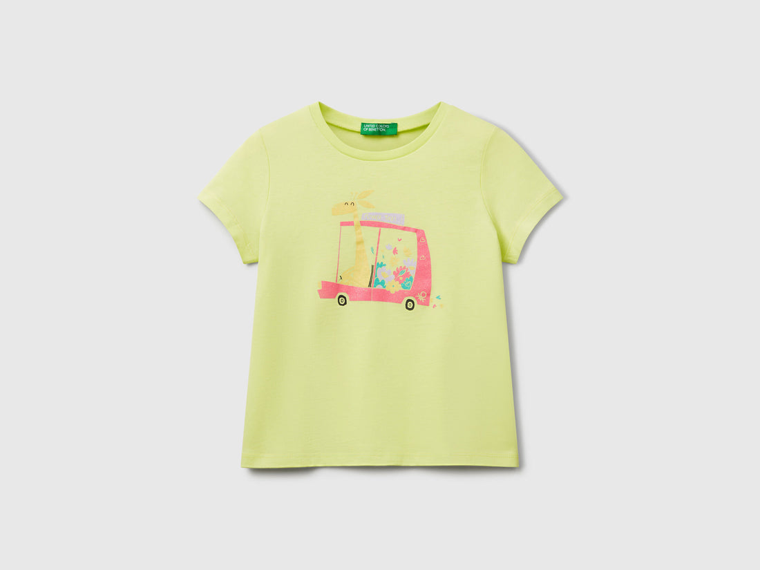 Benetton_Regular Fit T-Shirt with Glitter_3I1XG10JJ_18A_01