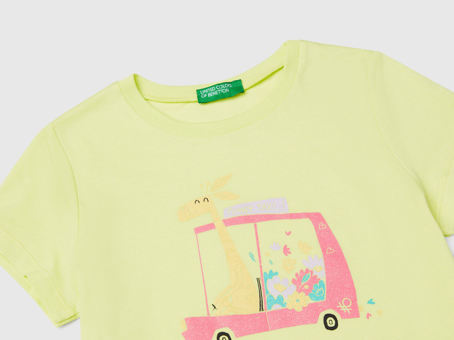 Benetton_Regular Fit T-Shirt with Glitter_3I1XG10JJ_18A_03