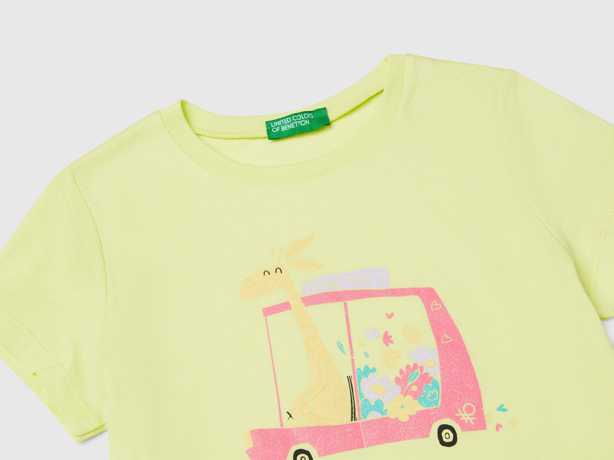Benetton_Regular Fit T-Shirt with Glitter_3I1XG10JJ_18A_03