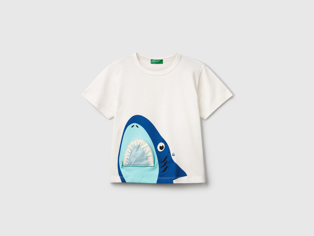 Benetton_T-Shirt with Shark Print and Applique_3I1XG10JL_074_01