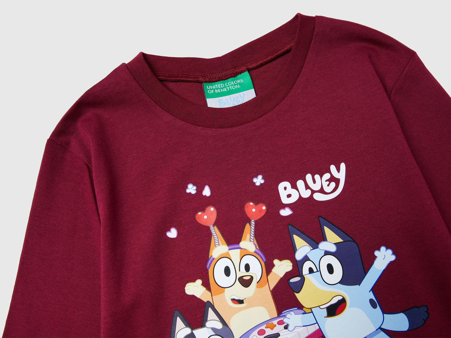 Benetton_Burgundy_T-Shirt with Bluey ©Ludo Studio Print_3I1XG10KI_236_03