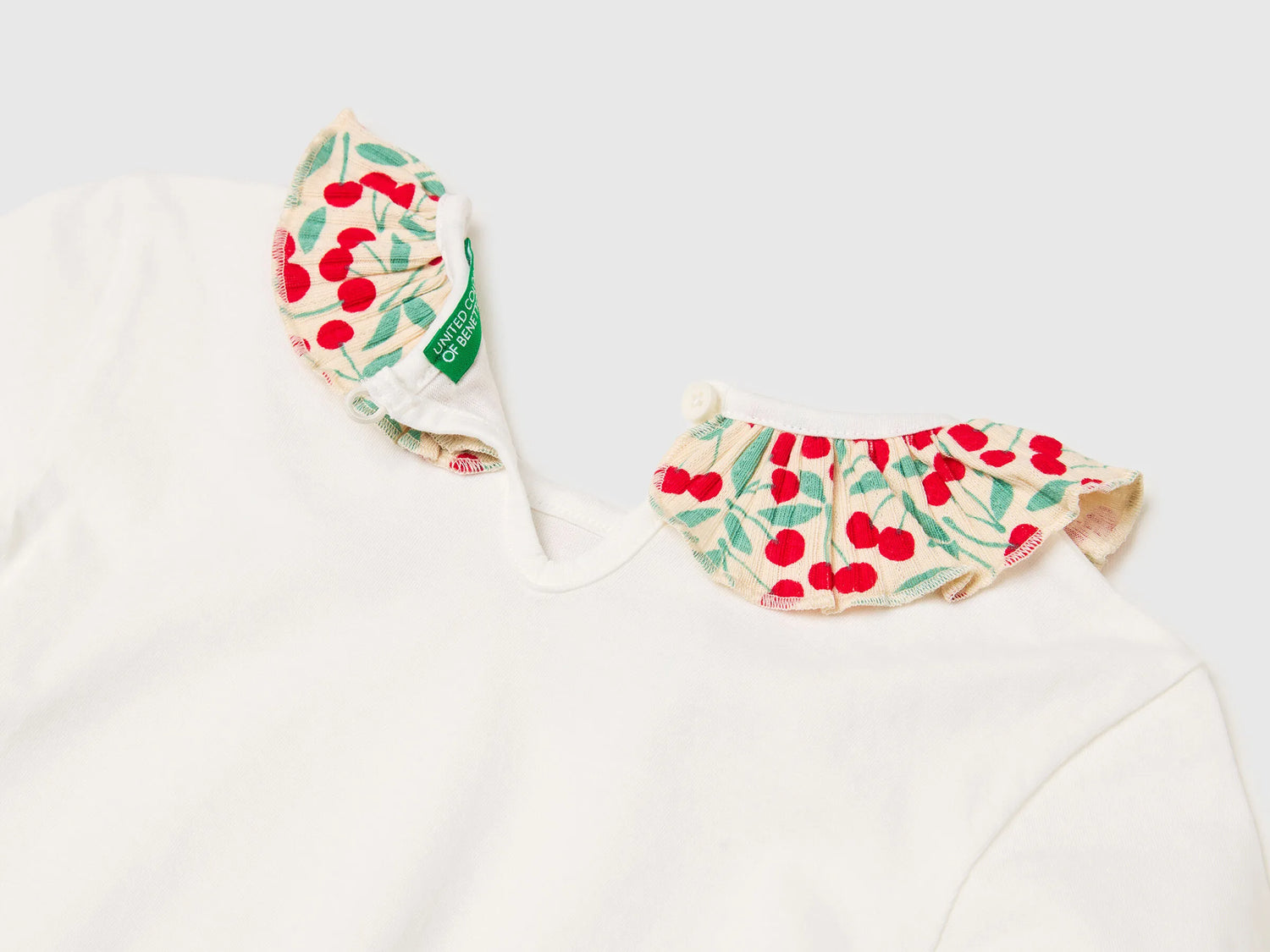 Benetton Creamy White Girls T-Shirt with Ruffles on The Collar SKU: 3I1XG10M4_074 Image 03