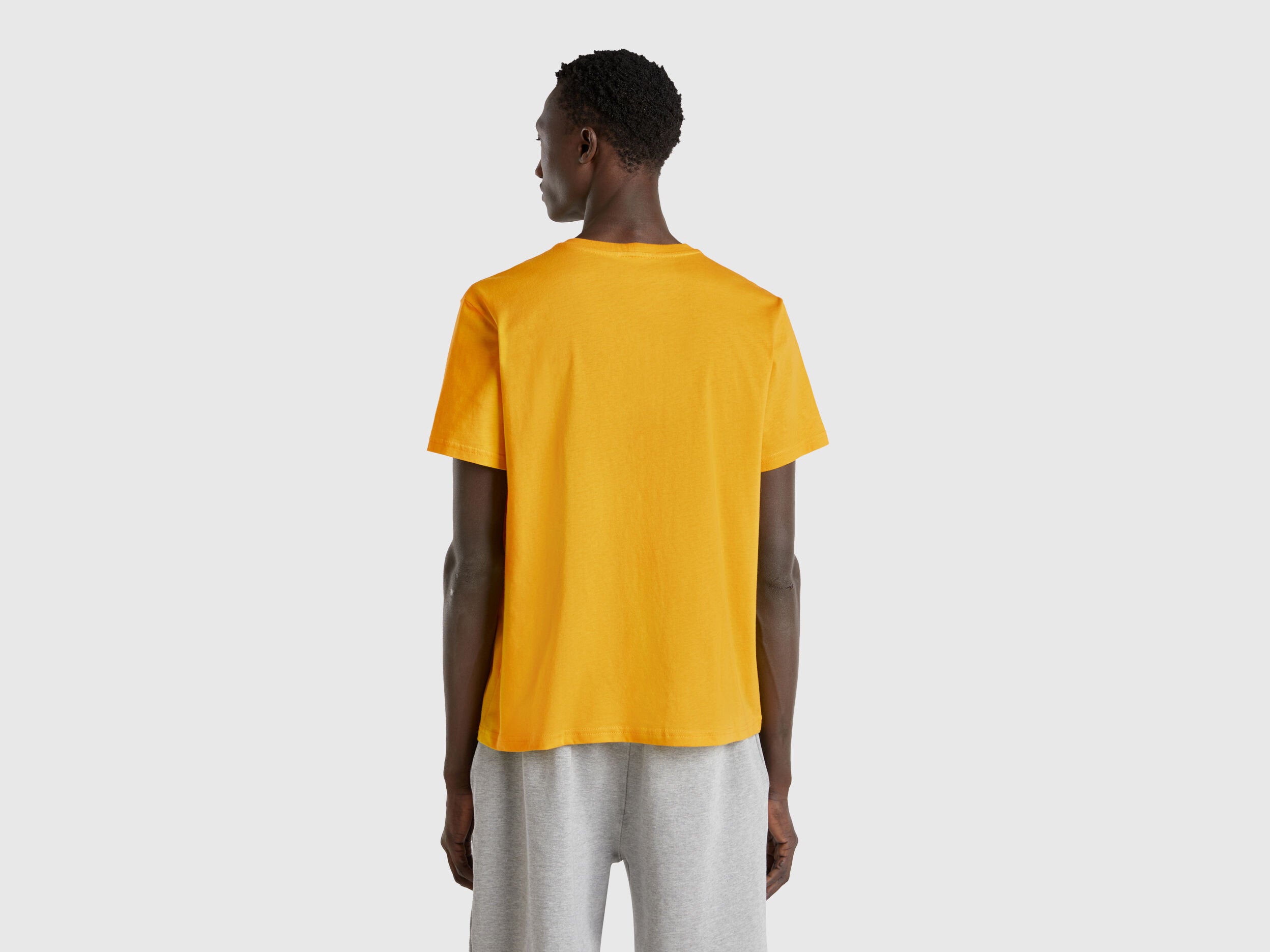 Benetton_Yellow T-Shirt in Cotton with Purple Logo_3I1XU1096_01P_02