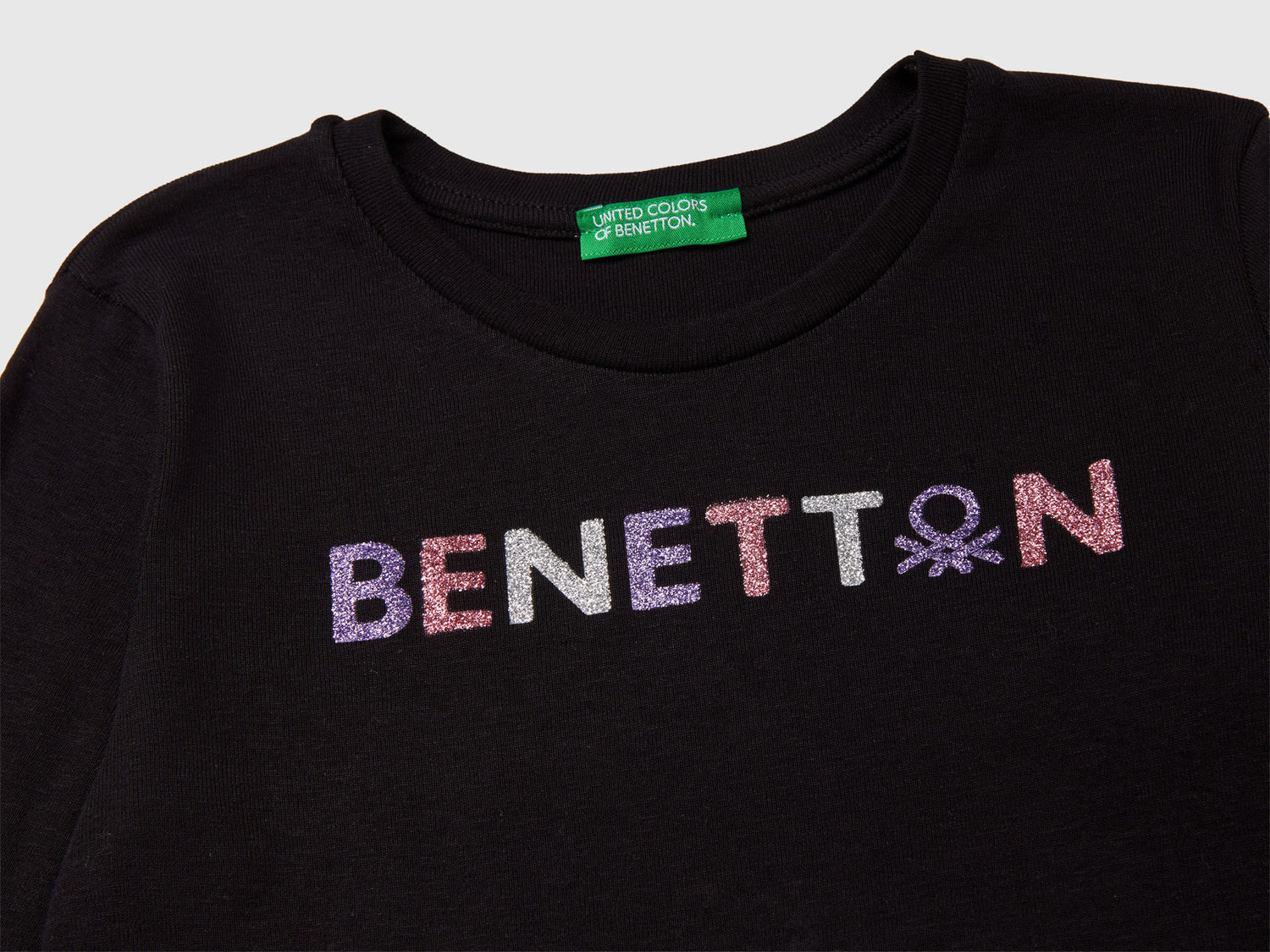 Benetton_Black_Long Sleeve T-Shirt with Glitter Print_3I9WC10JR_100_03