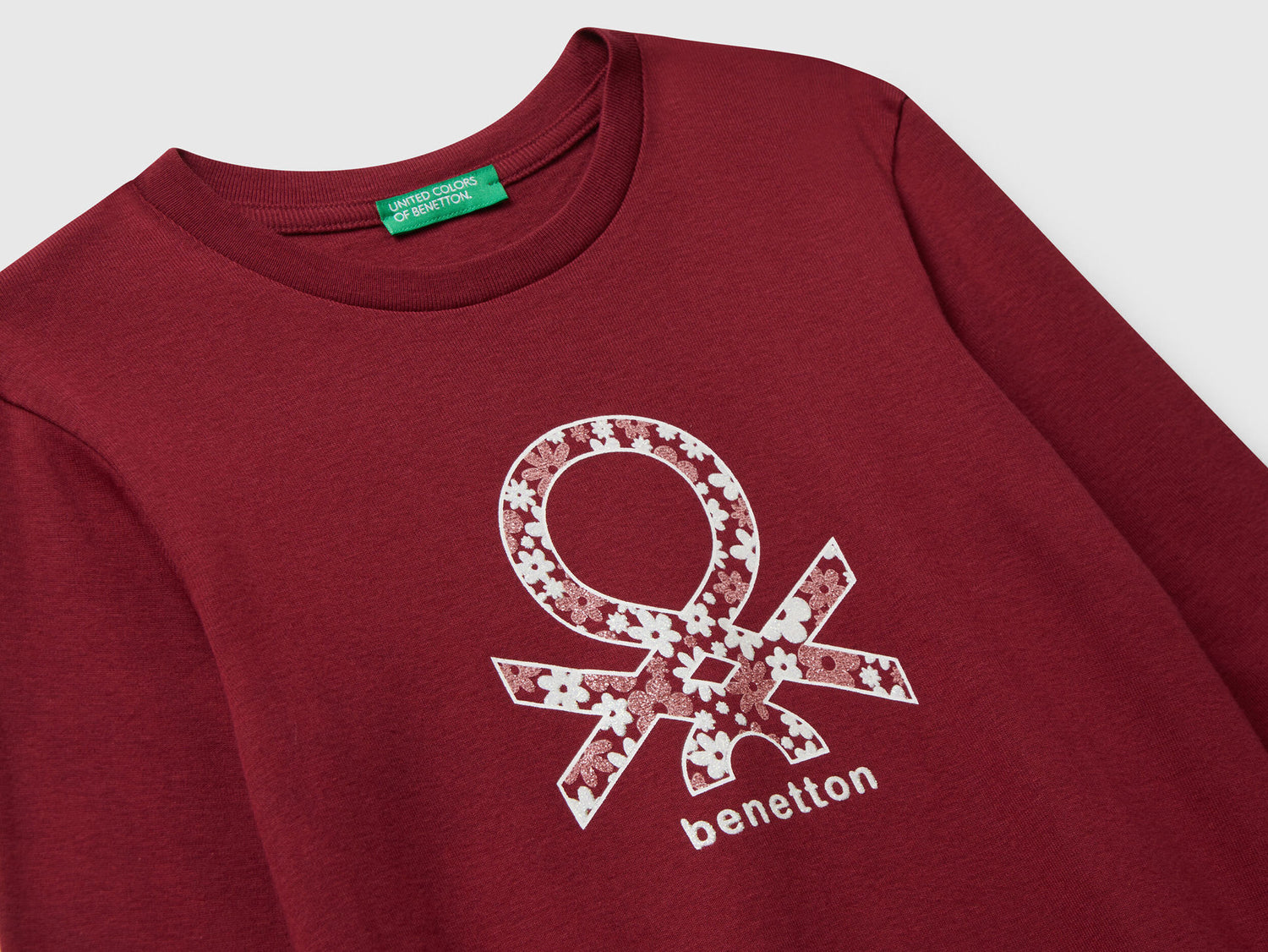 Benetton_Burgundy_T-Shirt with Glitter Print_3I9WC10Q2_236_03