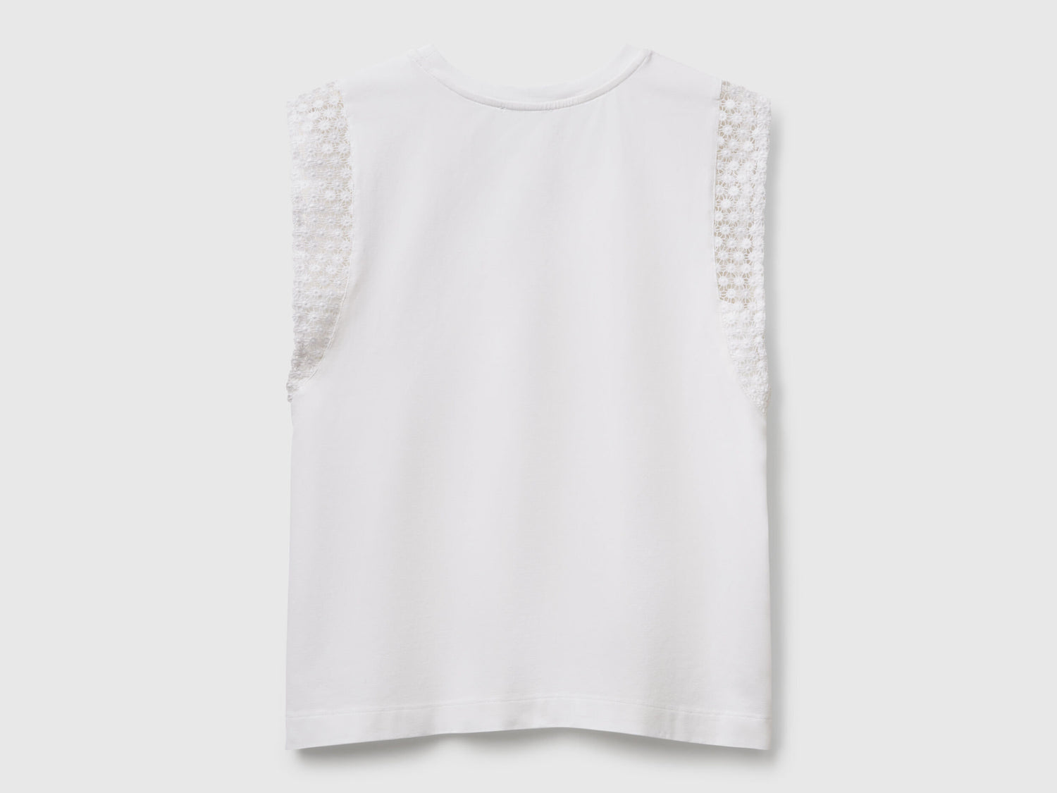 Benetton_Sleeveless Top with Macram�_3IFVD10AC_101_04