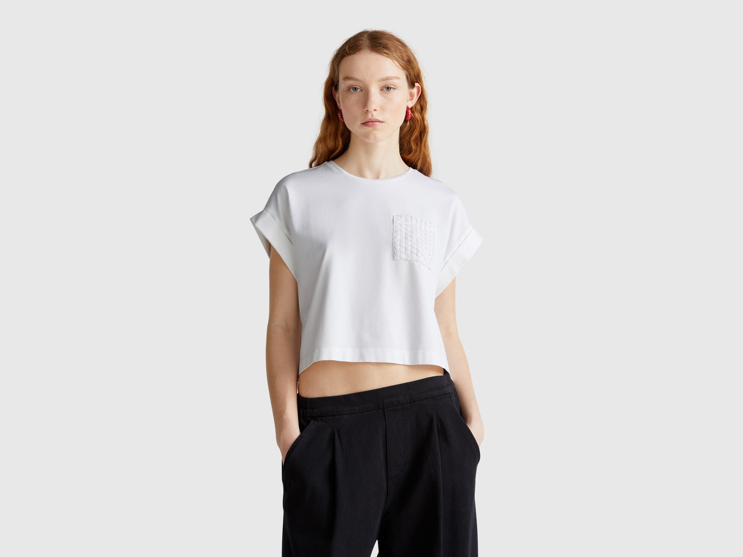Benetton_T-Shirt with Macrame Pocket_3IFVD10AF_101_01
