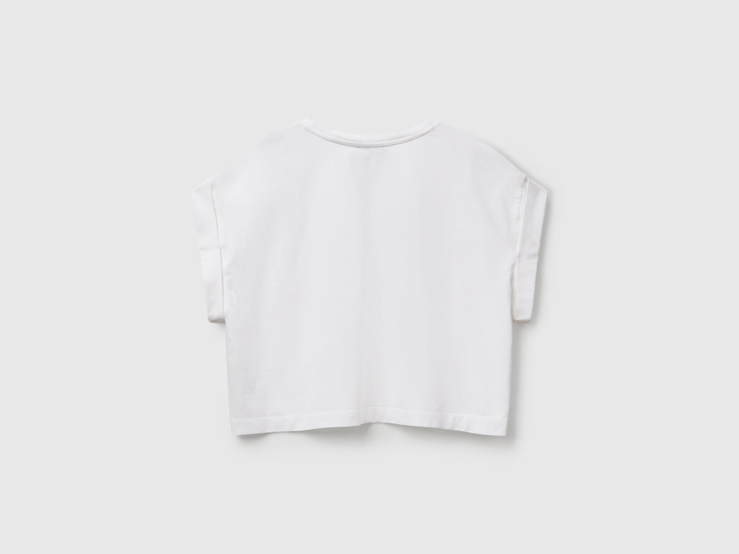 Benetton_T-Shirt with Macrame Pocket_3IFVD10AF_101_04