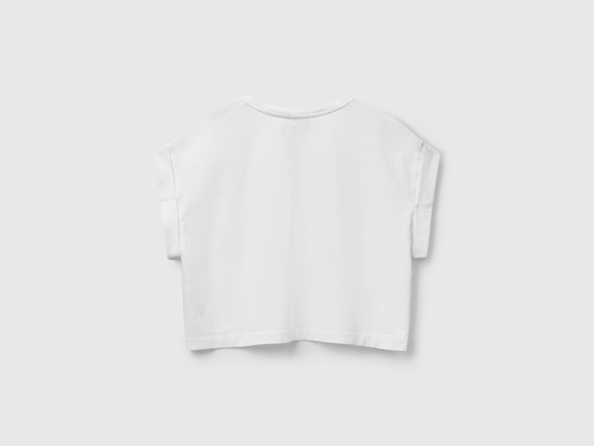 Benetton_T-Shirt with Macrame Pocket_3IFVD10AF_101_04