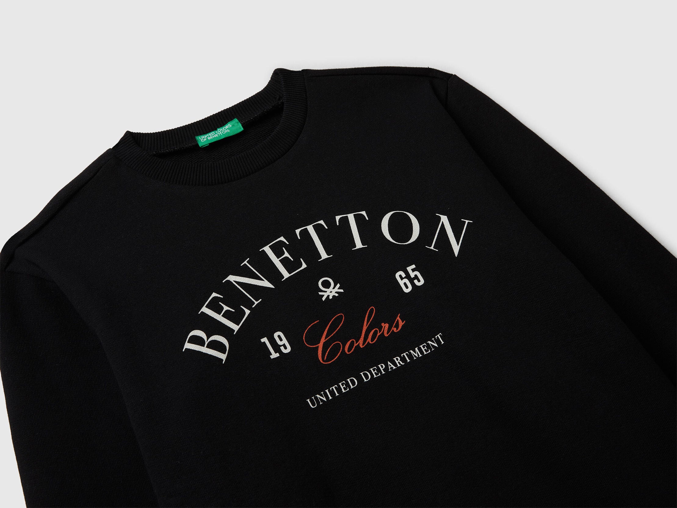 Benetton_Black_Cotton Sweatshirt with Logo_3J68C10PZ_100_03