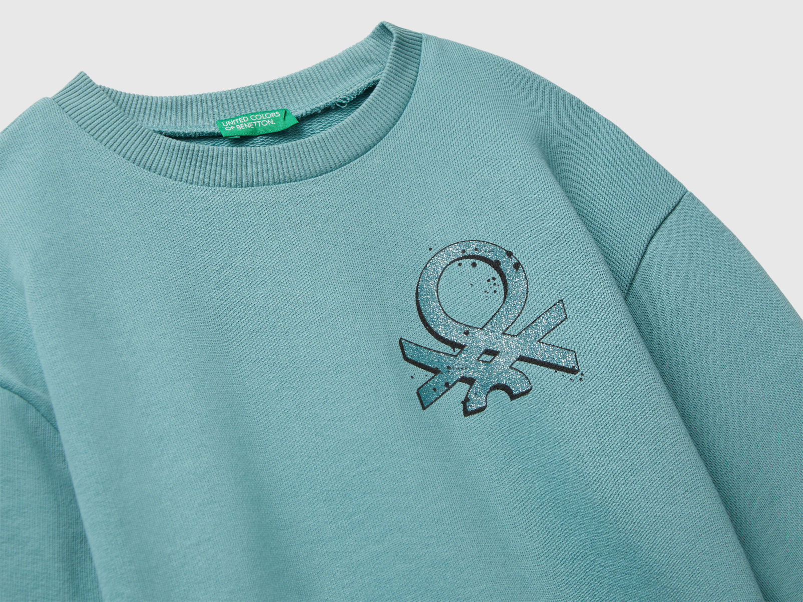 Benetton_Sky Blue_Sweatshirt with Glittery Logo Print_3J68C10Q0_33K_03