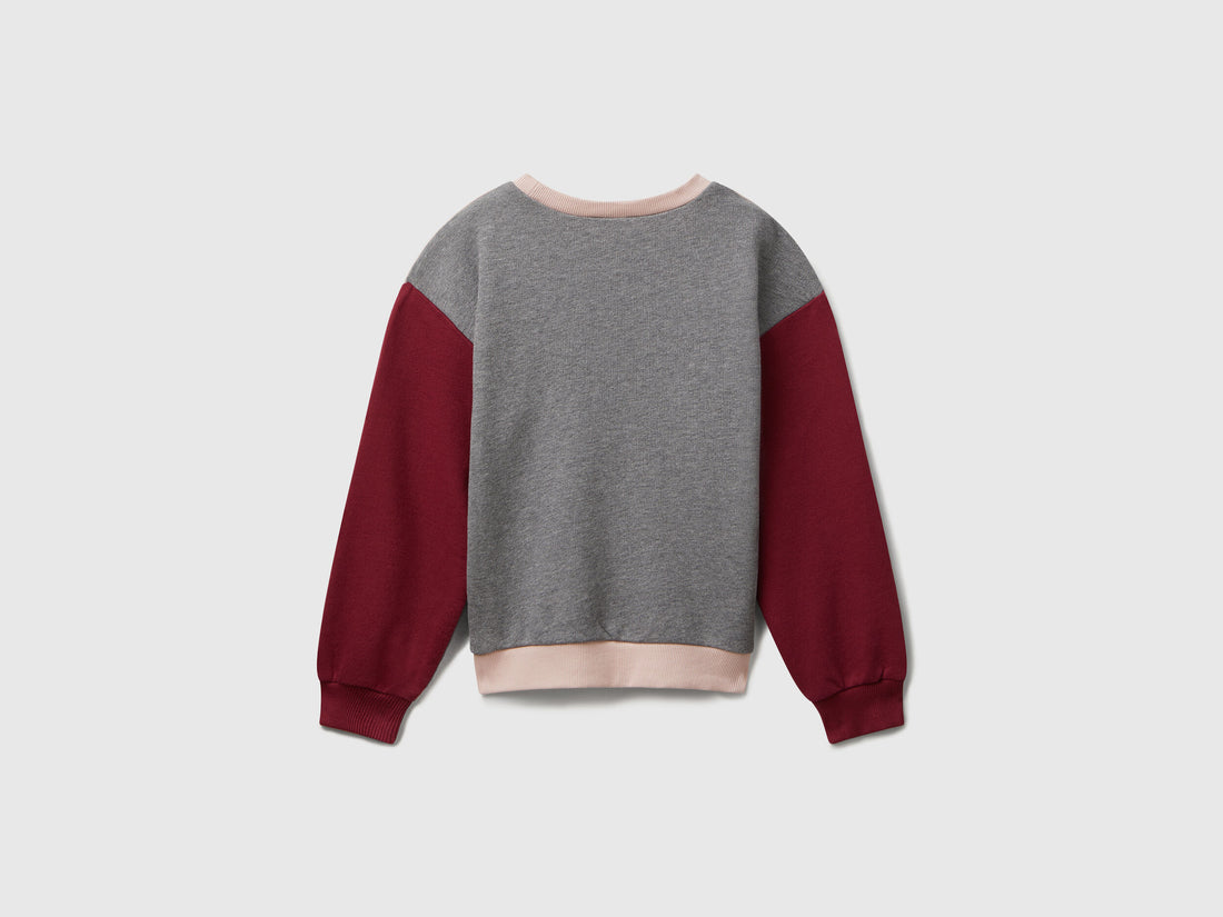 Benetton_Creamy White_Sweatshirt with Glittery Logo Print_3J68C10Q0_901_02