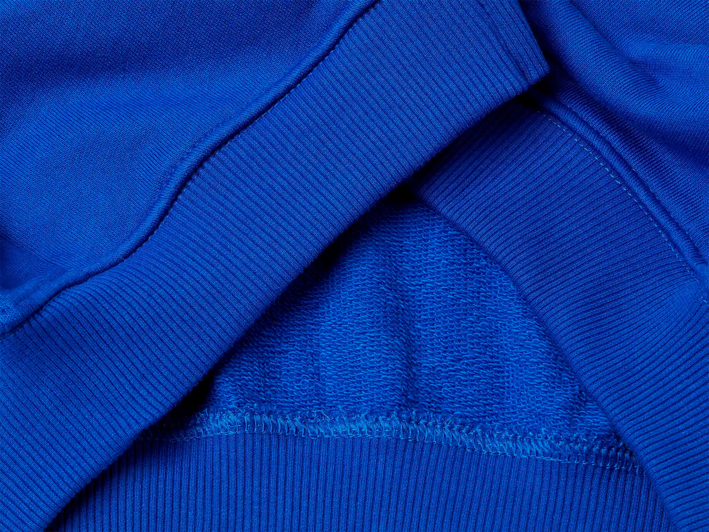 Benetton_Bright Blue_Boxy Sweatshirt with Prints_3J68C505G_19R_03