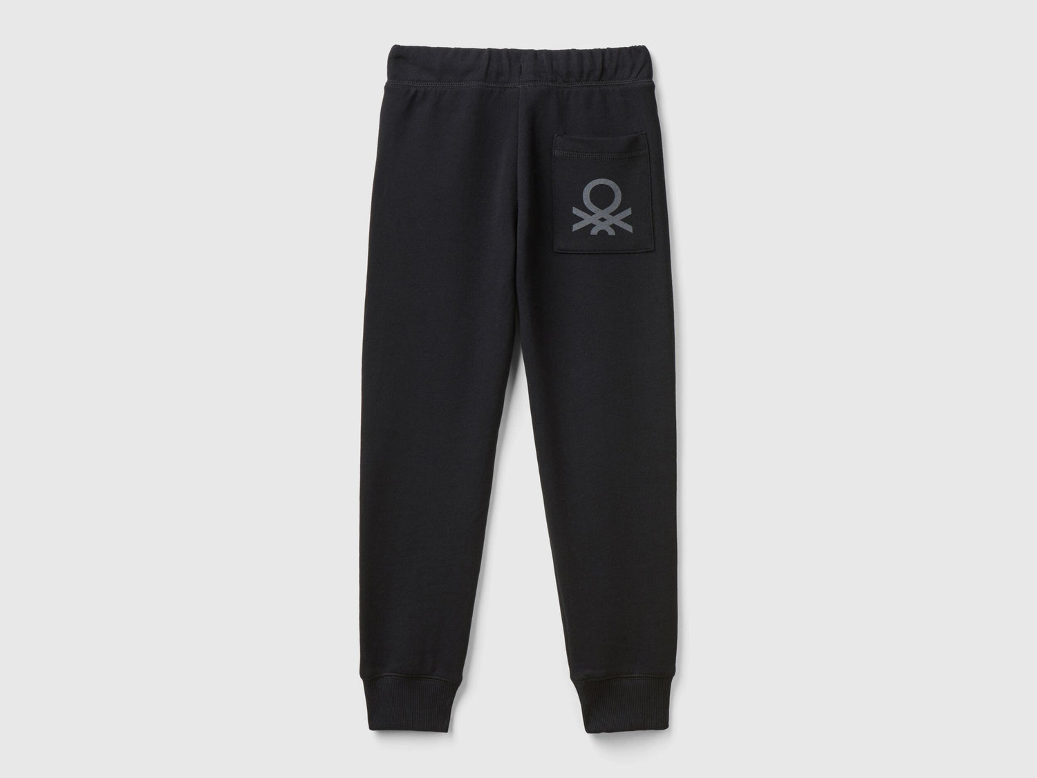 Benetton_Black_Sweatpants with Logo_3J68CF058_100_02