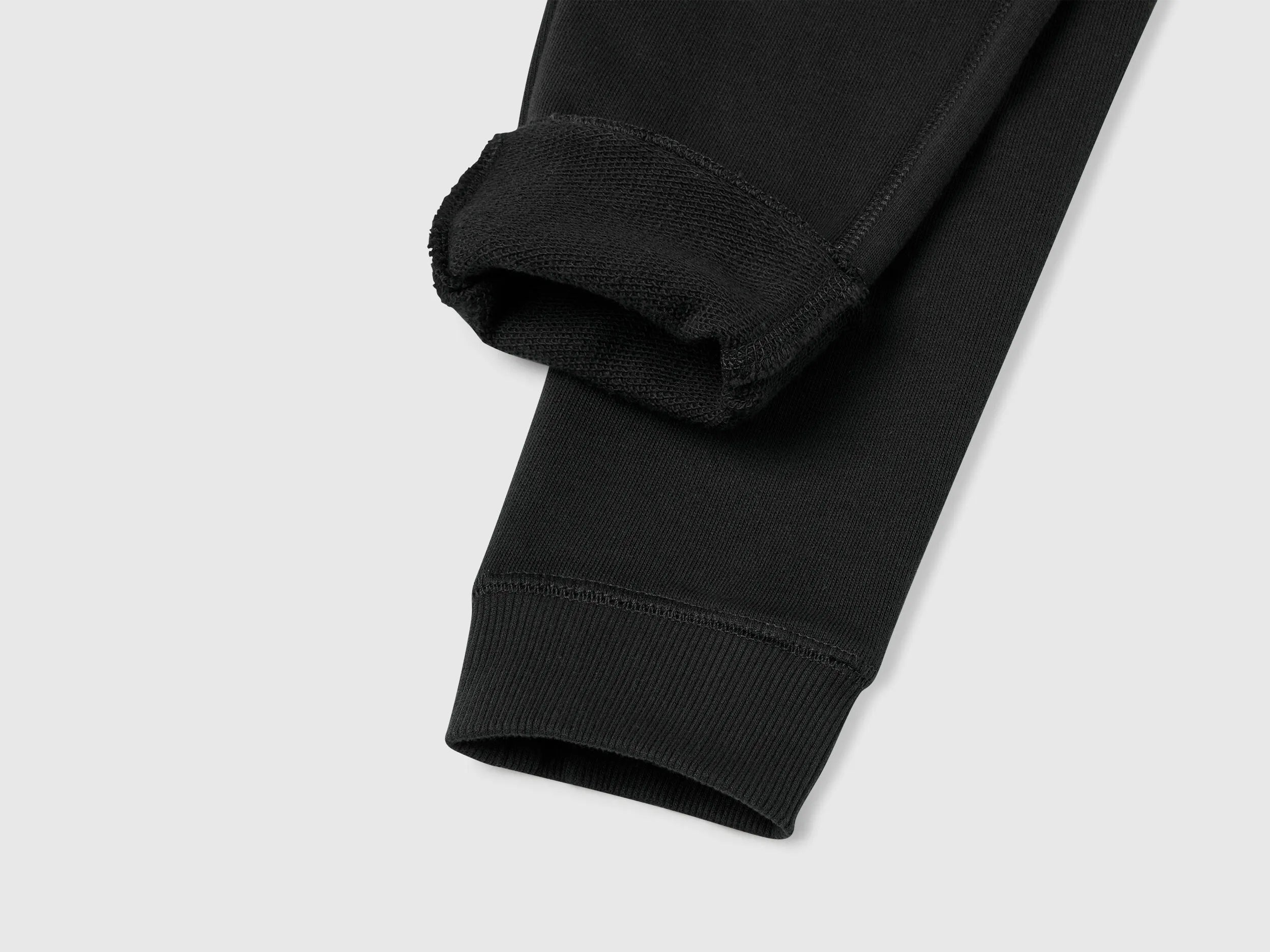 Benetton Black Boys Sweatpants with Logo SKU: 3J68CF058_100 Image 03