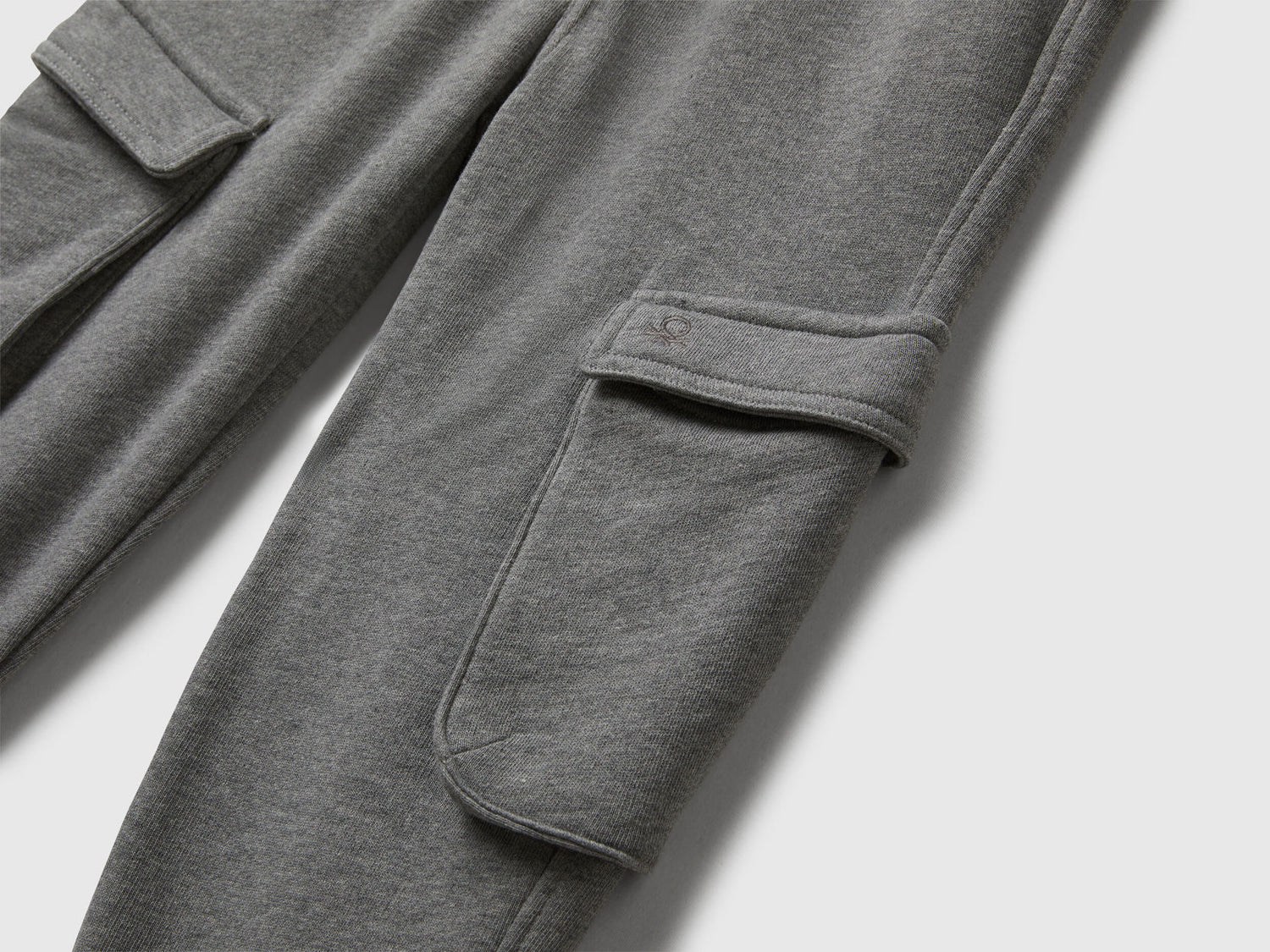 Benetton_Dark Gray_Sweat Fabric Cargo Joggers_3J68CF06I_507_03