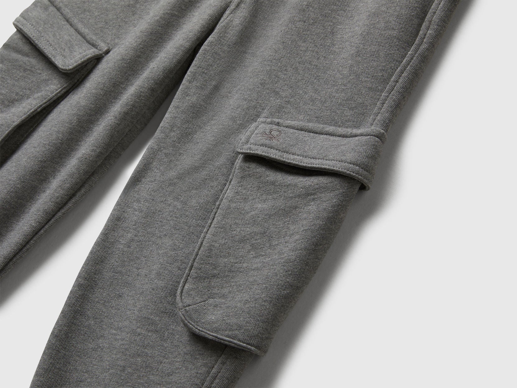 Benetton_Dark Gray_Sweat Fabric Cargo Joggers_3J68CF06I_507_03