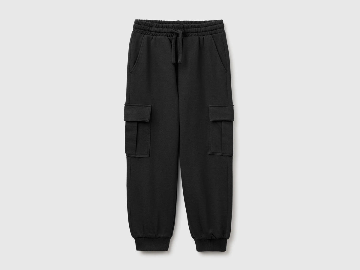 Benetton Black Boys Fleece Cargo Pants SKU: 3J68CF079_100 Image 01