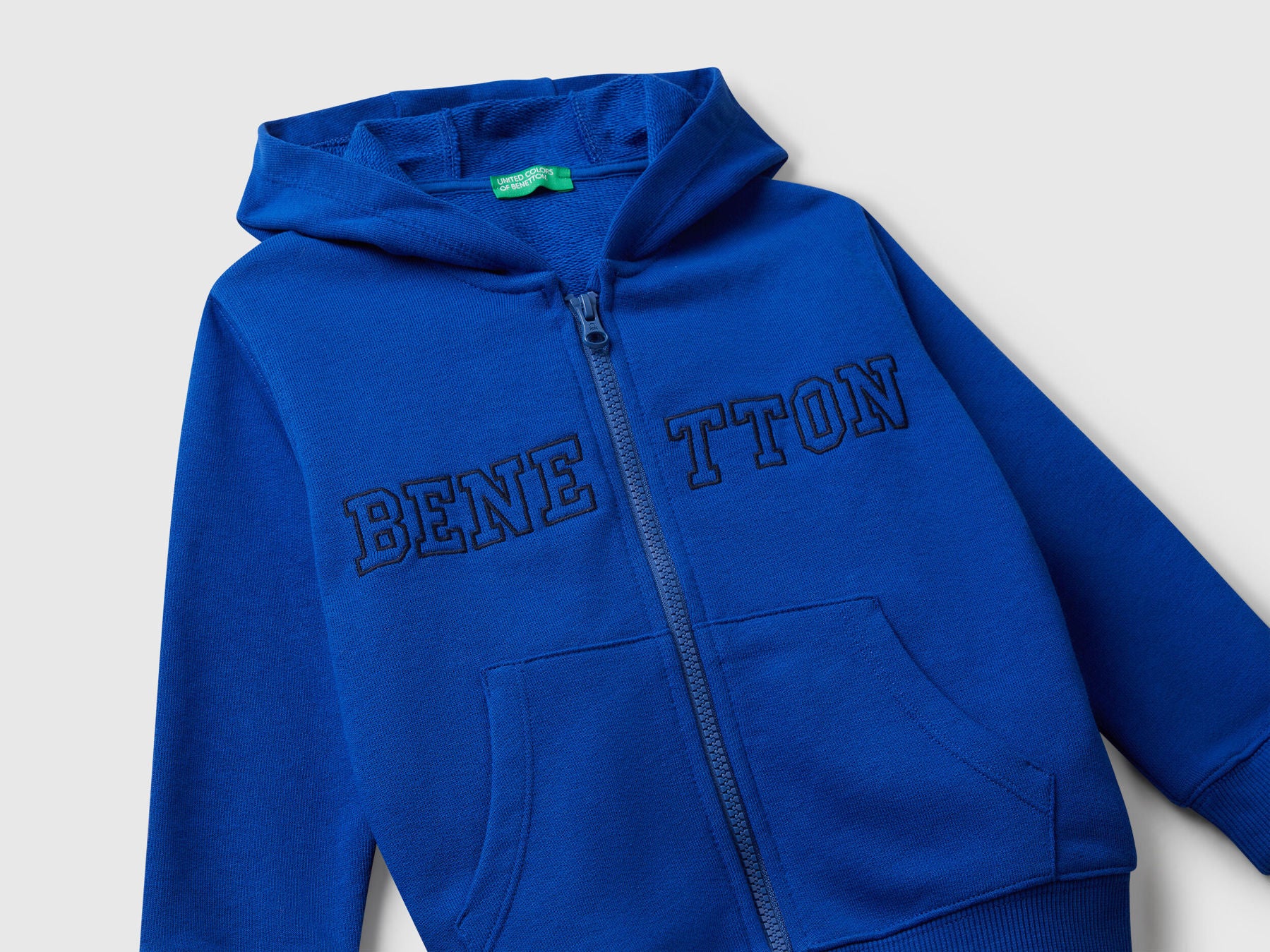 Benetton_Bright Blue_Hoodie with Embroidery_3J68G503V_19R_03