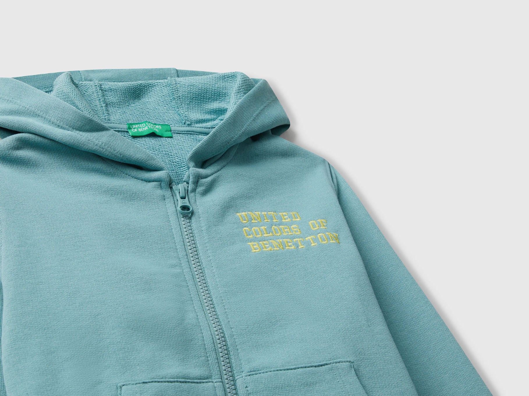 Benetton_Sky Blue_Hoodie with Embroidery_3J68G503V_33K_03