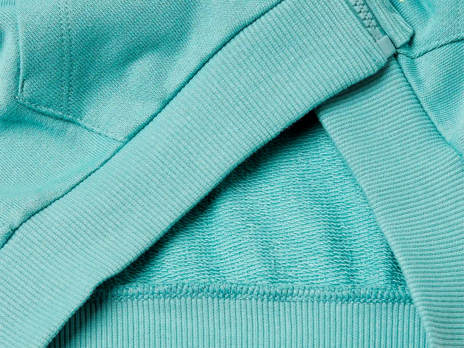 Benetton_Sky Blue_Sweatshirt with Print_3J68G503Y_33K_03