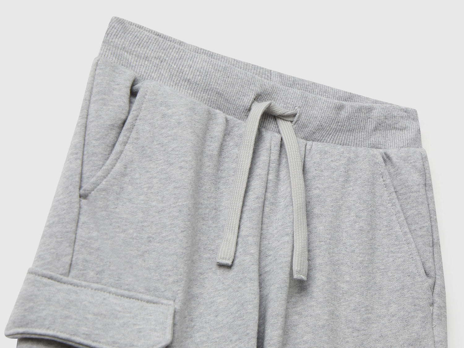 Benetton_Light Gray_Sweat Fabric Cargo Joggers_3J68GF045_501_03
