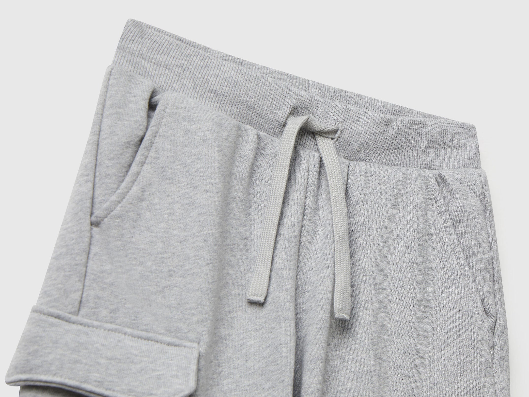 Benetton_Light Gray_Sweat Fabric Cargo Joggers_3J68GF045_501_03