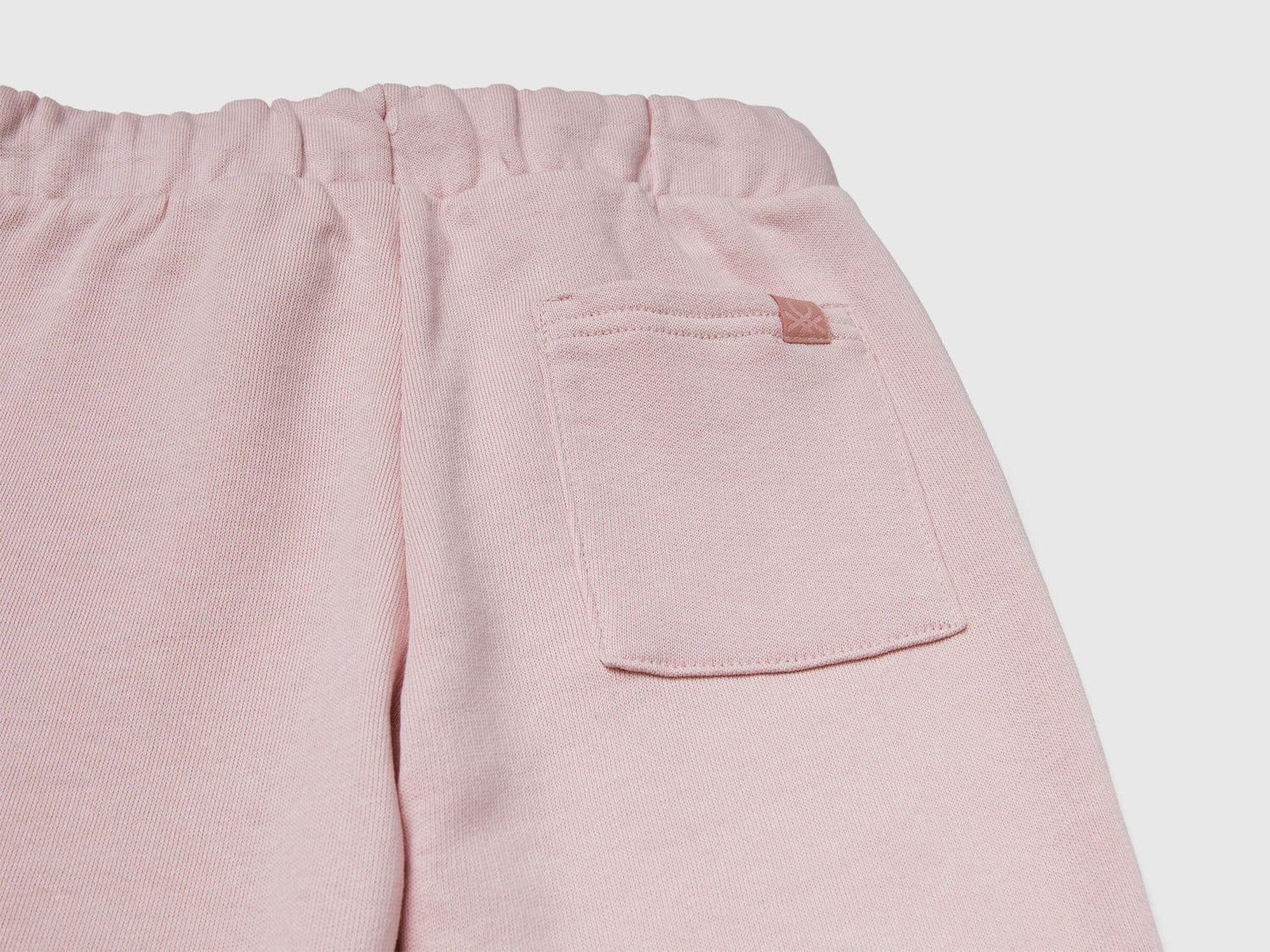 Benetton_Soft Pink_Sweat Tracksuit with Logo_3J68GK00S_12U_03