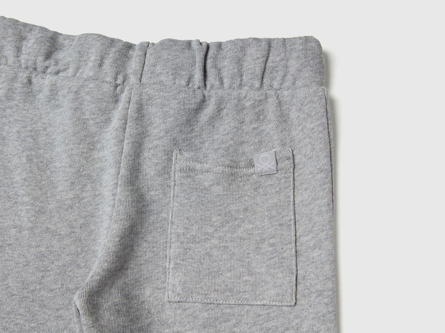 Benetton_Light Gray_Sweat Tracksuit with Logo_3J68GK00S_501_04