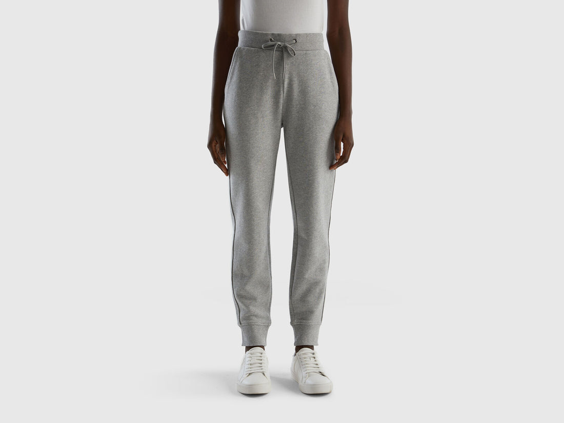 SWEATPANTS WITH DRAWSTRING